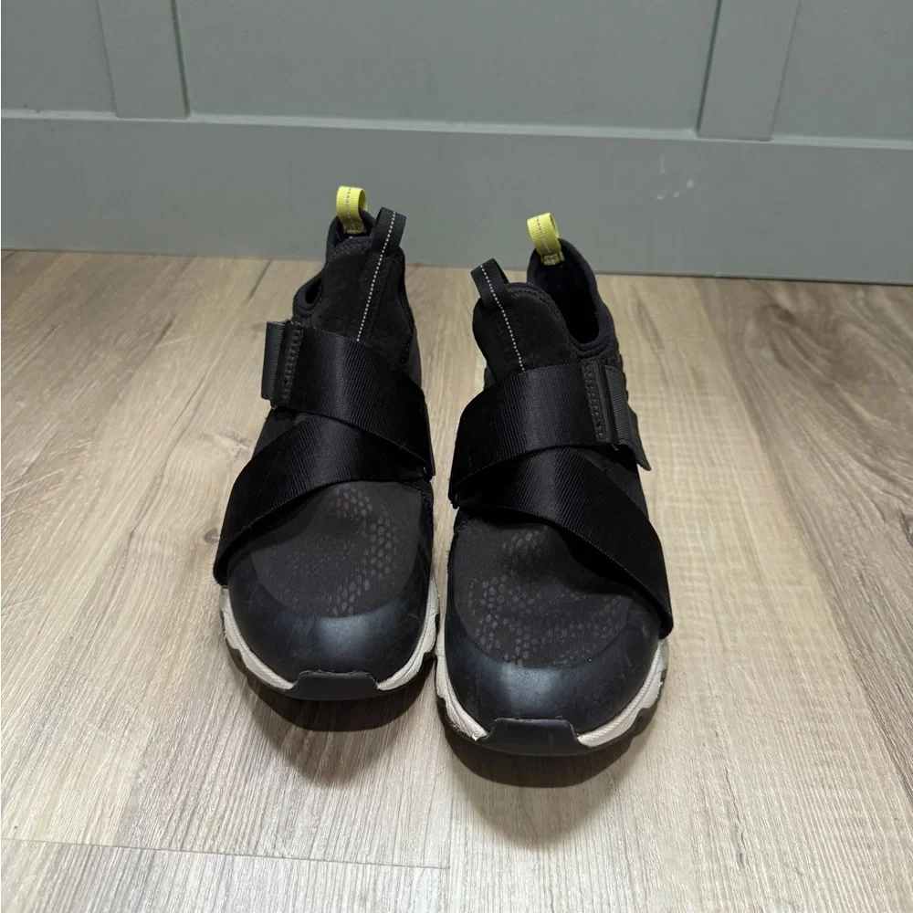 Sorel kinetic‎ impact II Black Slip-On Shoes women’s size 8.5